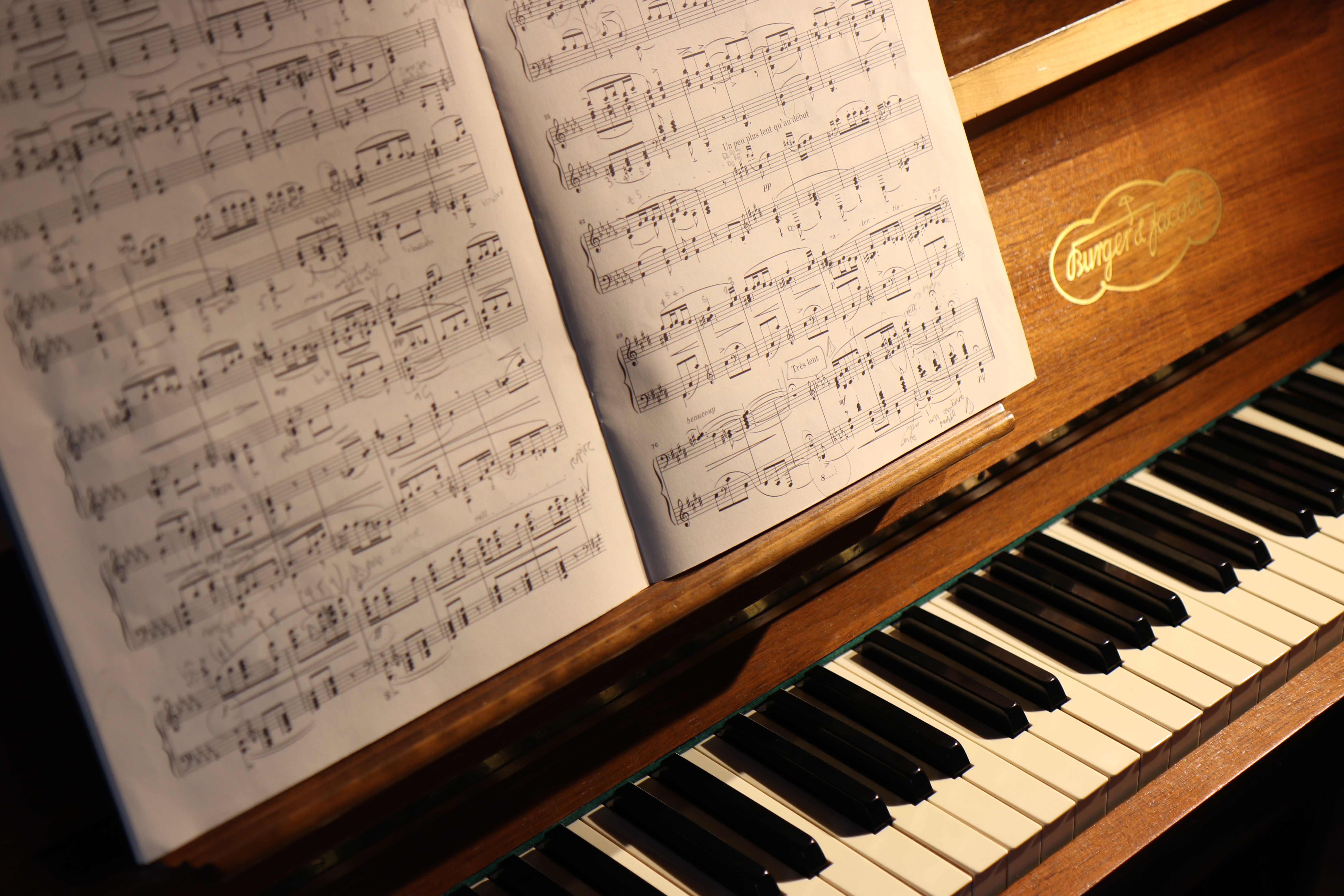 Piano image